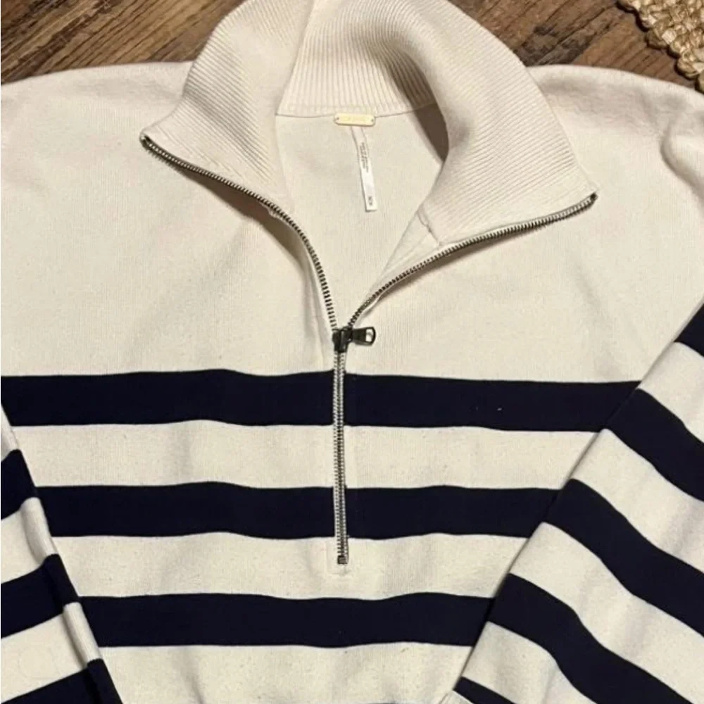 Free People Oversized Coastal Stripe Pullover Champagne Navy Combo Medium - Picture 4 of 8